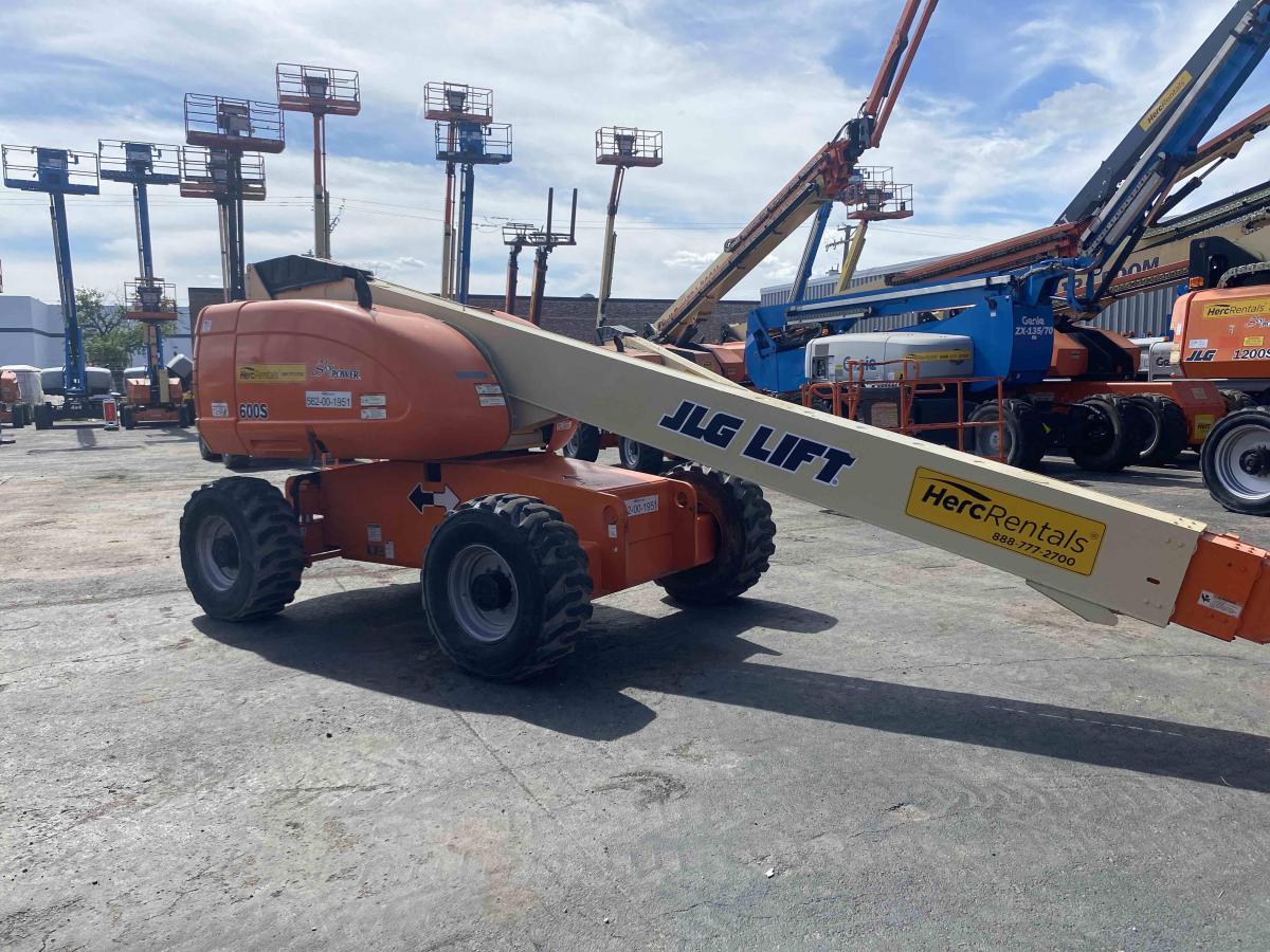 2010 JLG 600S