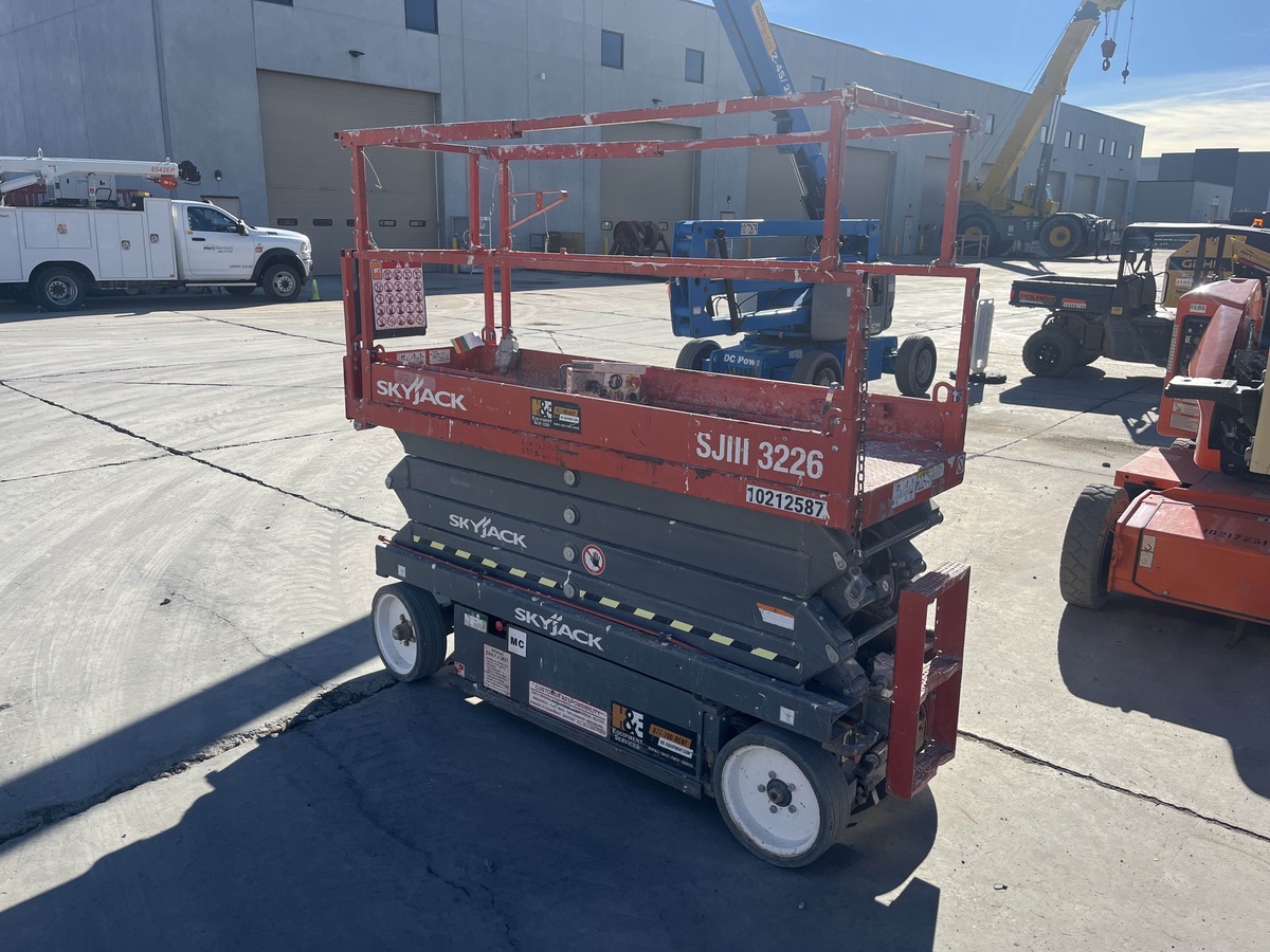 2017 Skyjack SJ3226