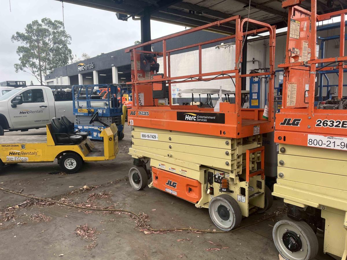 2017 JLG 2632ES-3