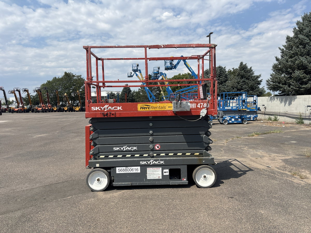 2020 Skyjack SJ4740