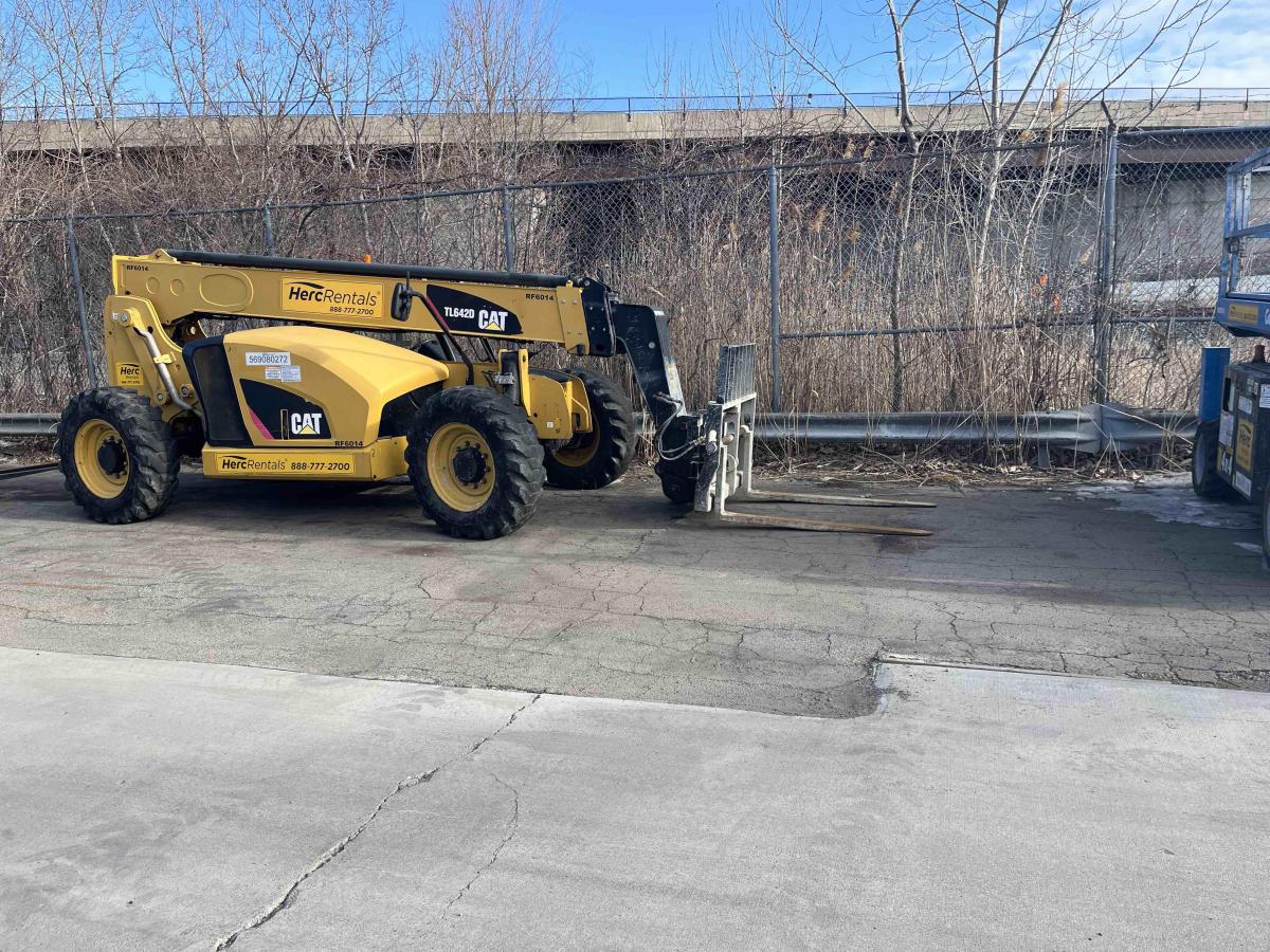 2018 CAT TL642