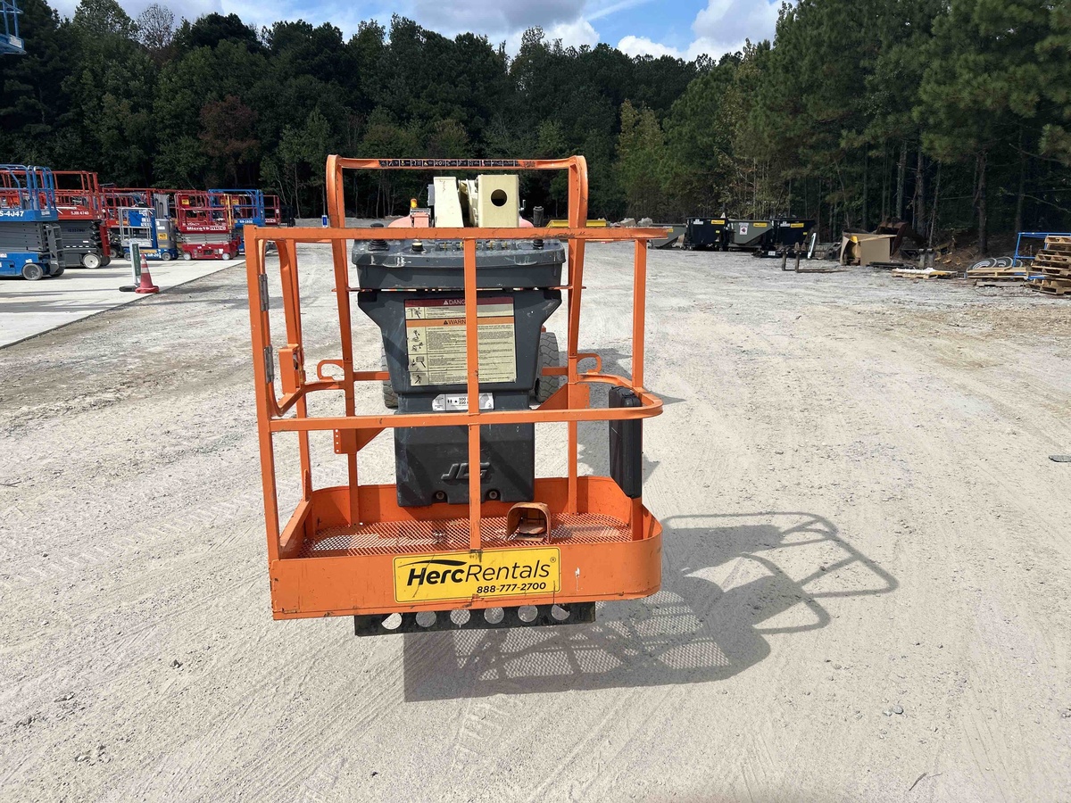 2014 JLG E400AJPN-3