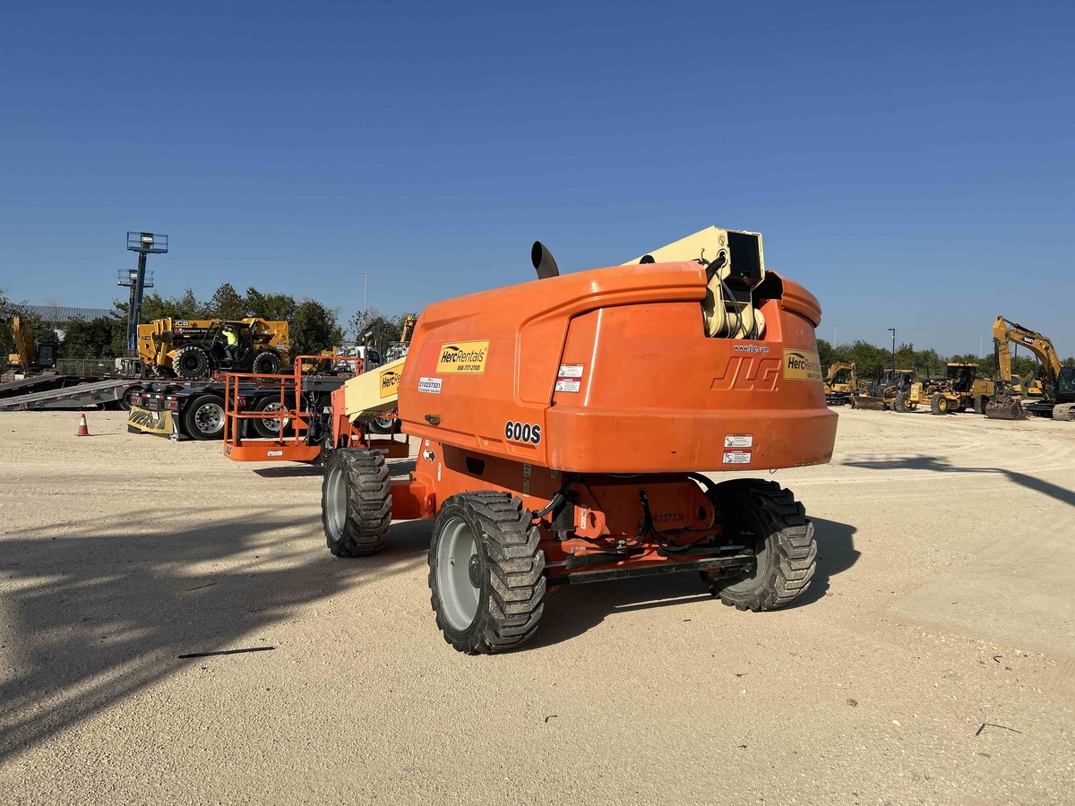 2018 JLG 600S-4