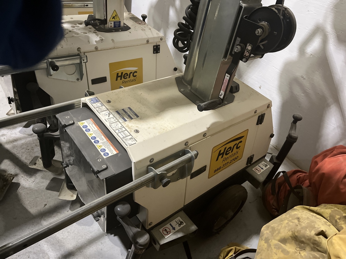 2017 Magnum PLT240-5