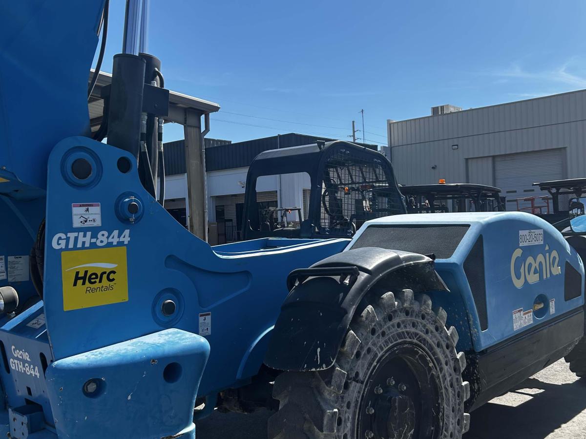 2018 Genie GTH 844