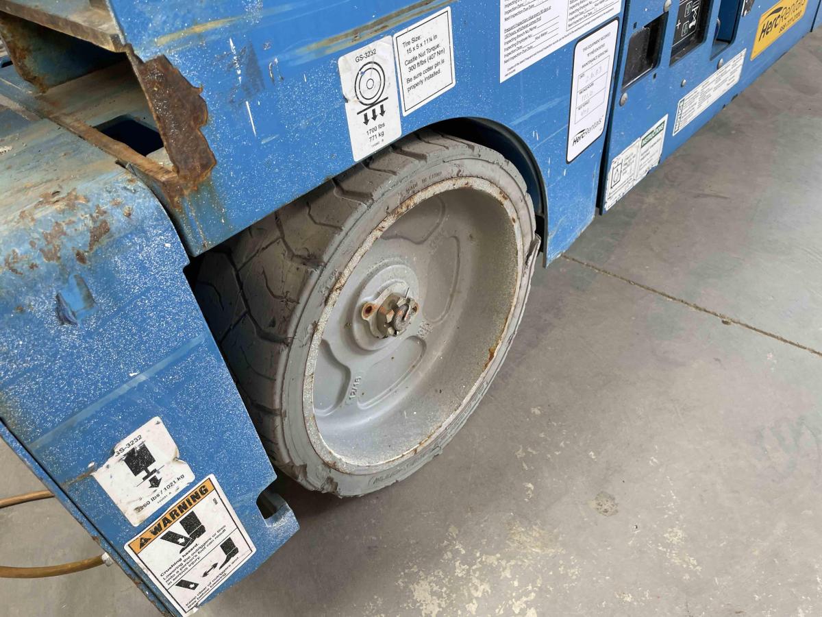 2017 Genie GS-3232-4