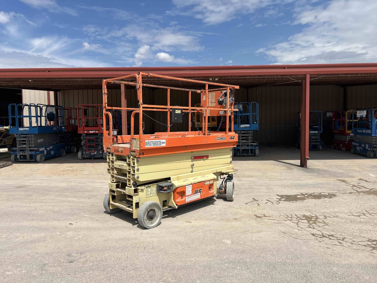 2018 JLG 3246ES-2