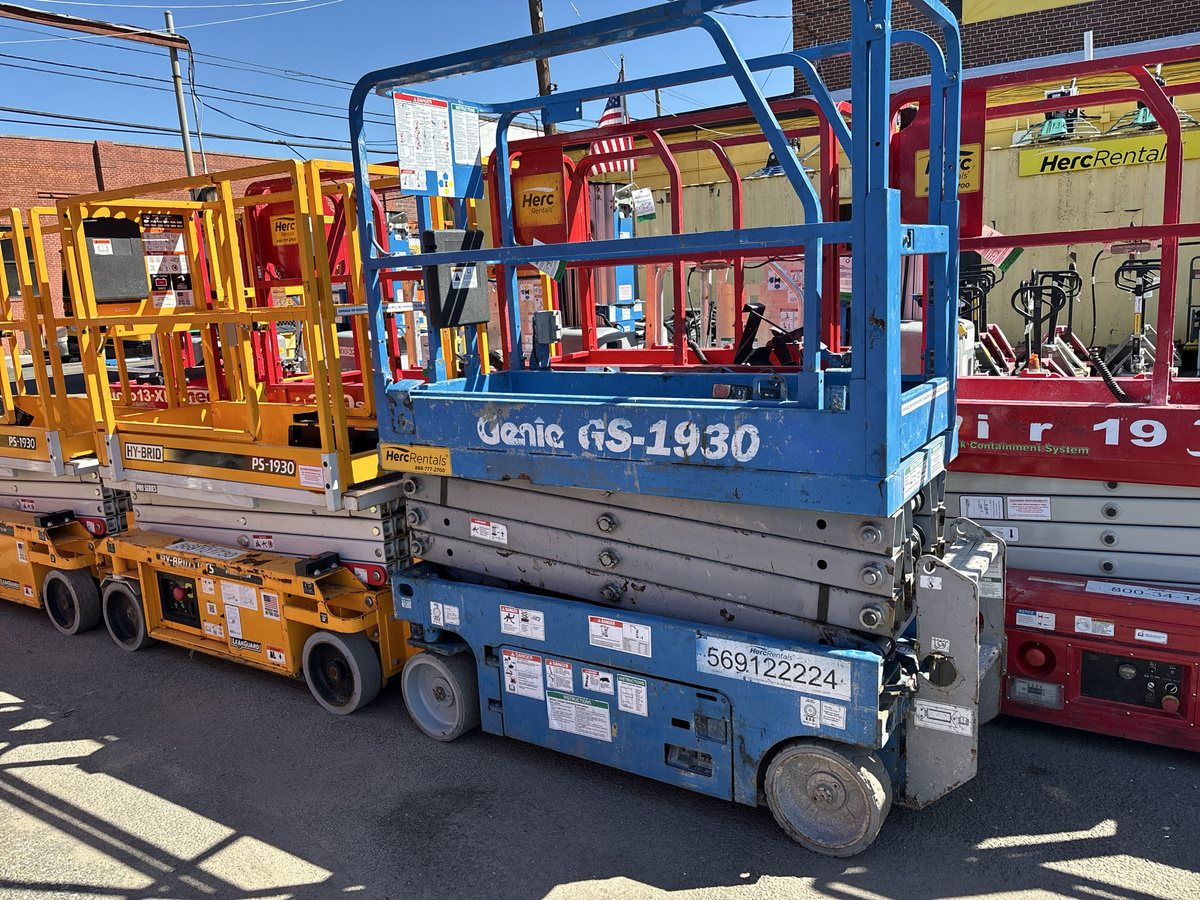 2017 Genie GS-1930