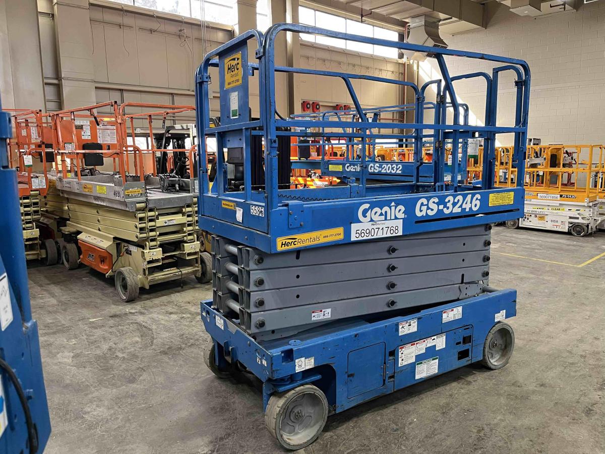2013 Genie GS-3246