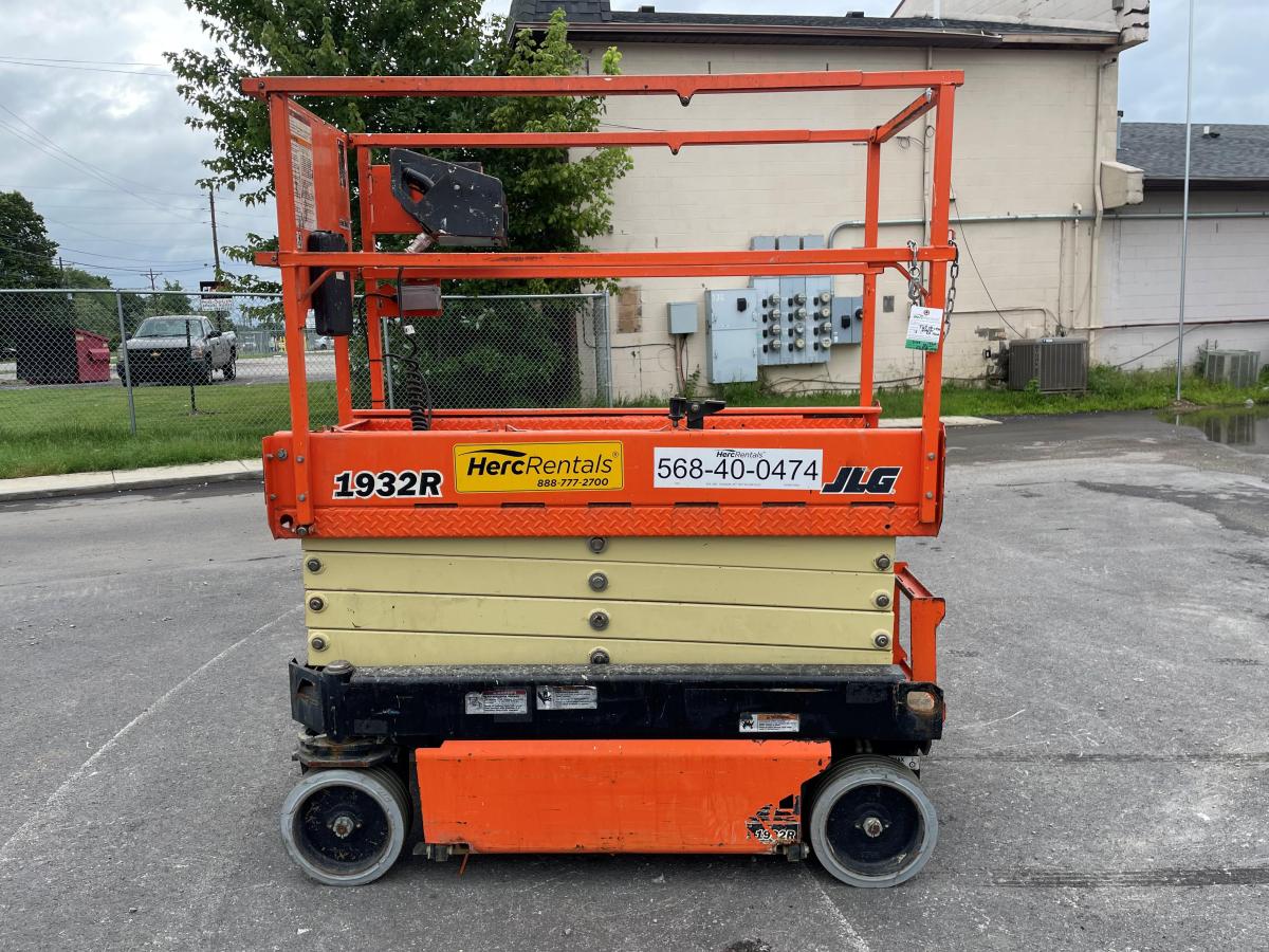 2018 JLG 1932R