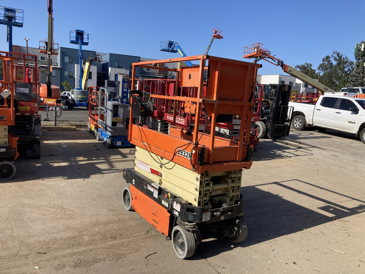2020 JLG 1932R-2