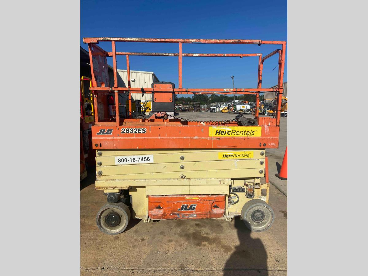 2017 JLG 2632ES