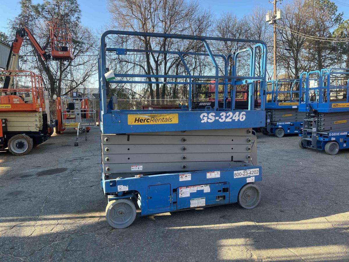 2018 Genie GS-3246