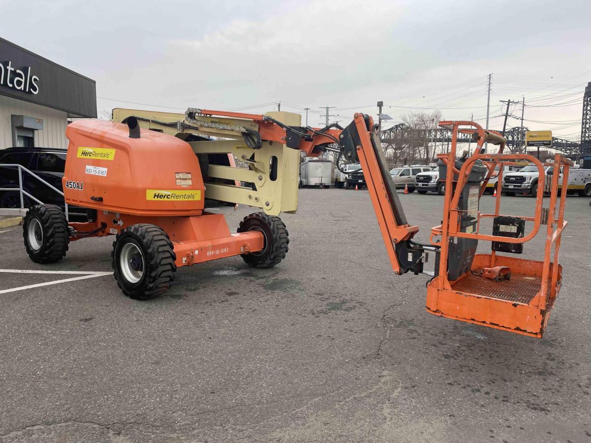 2017 JLG 450AJ-5