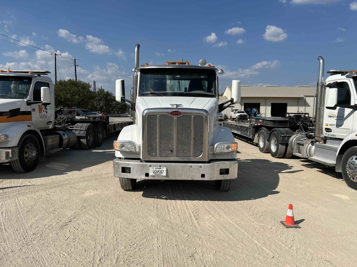 2020 Peterbilt 567-3
