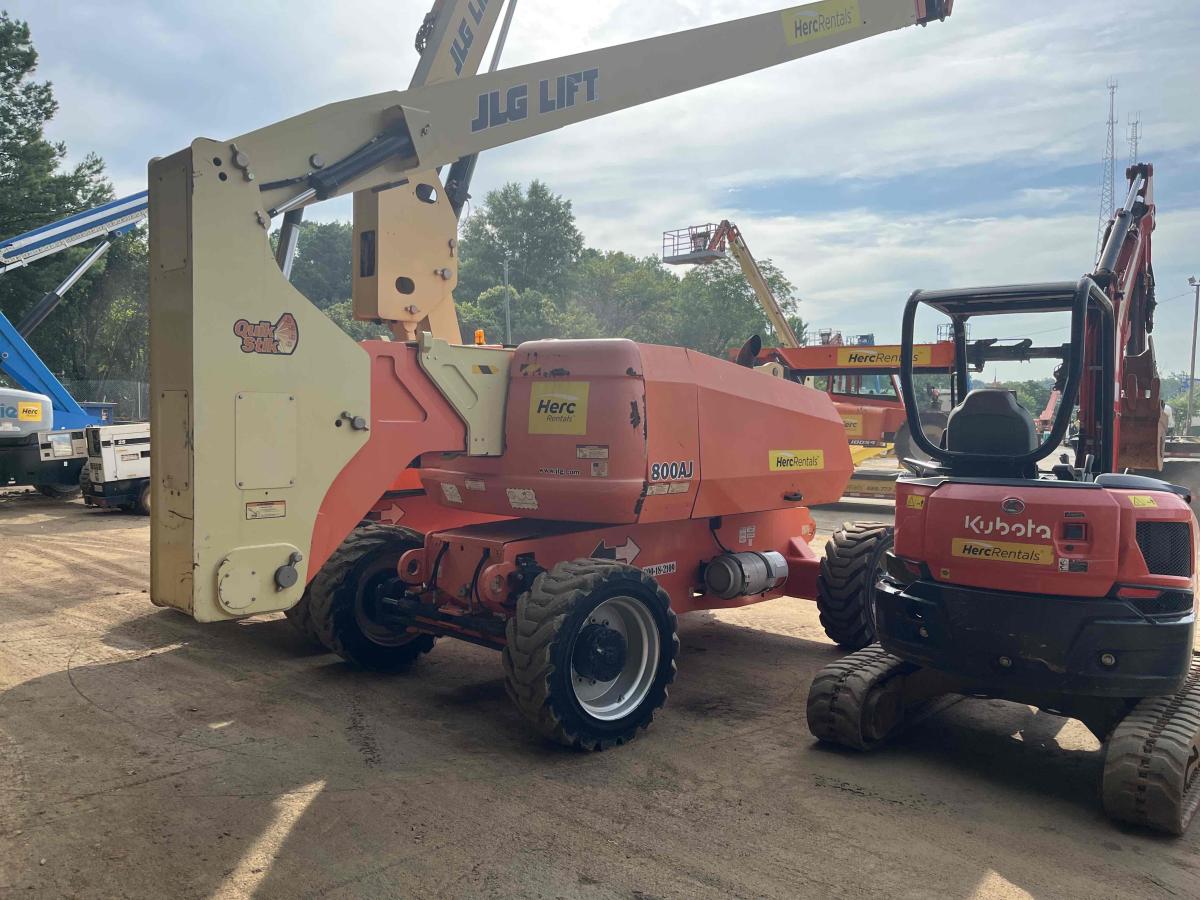 2017 JLG 800AJ-3