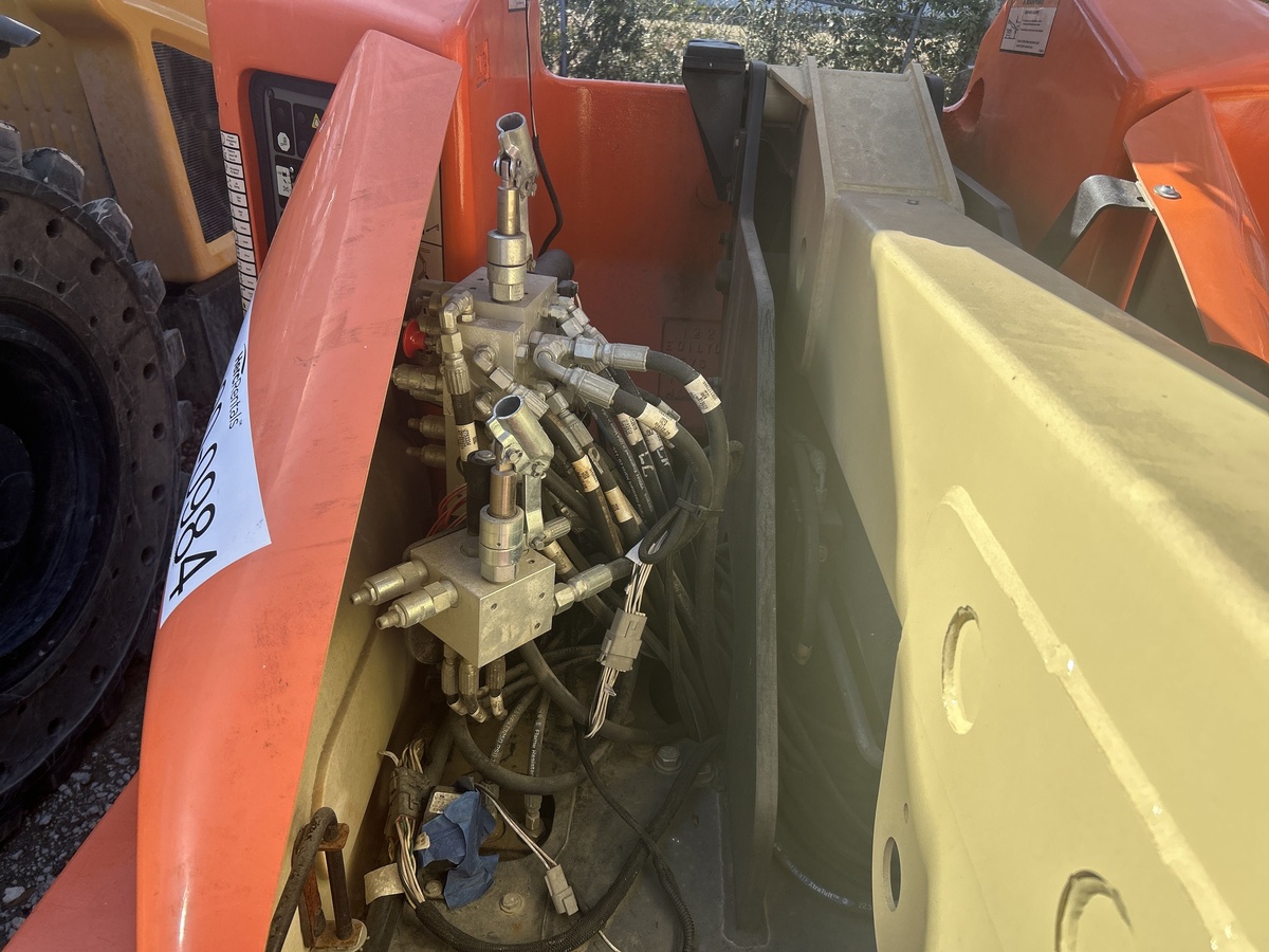 2018 JLG E400AJPN-8