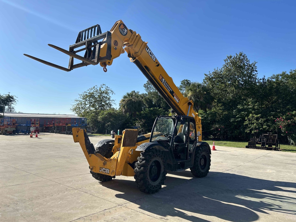 2022 JCB 512-56