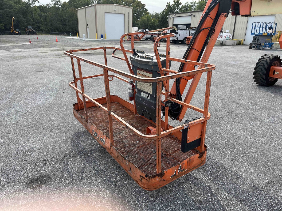 2016 JLG 800AJ-9