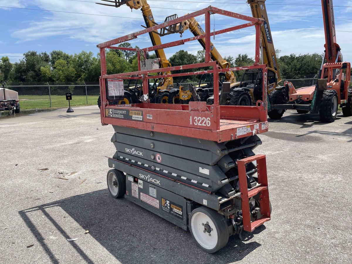 2017 Skyjack SJ3226