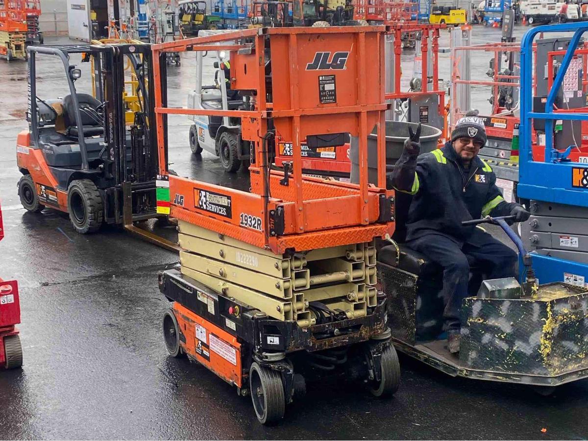 2017 JLG 1932R