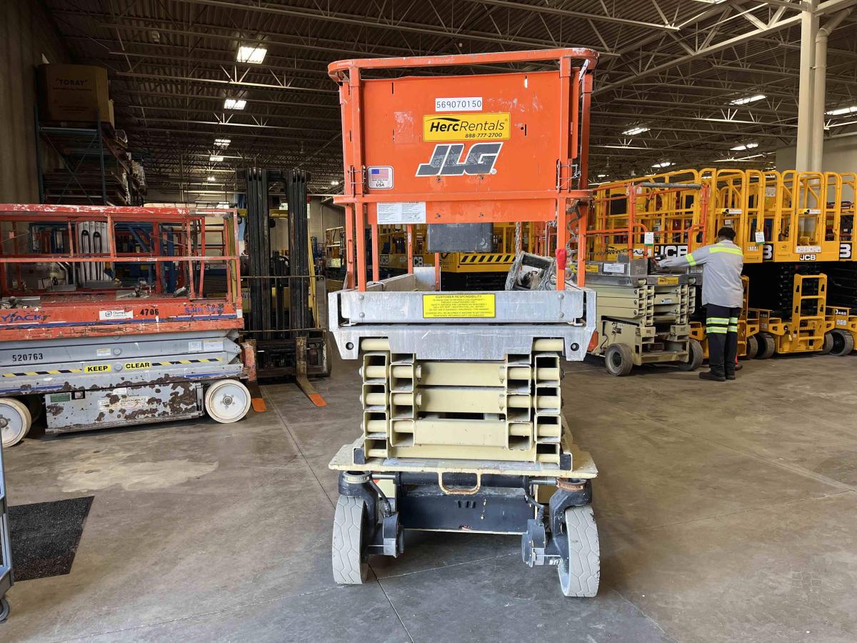 2013 JLG 3246ES