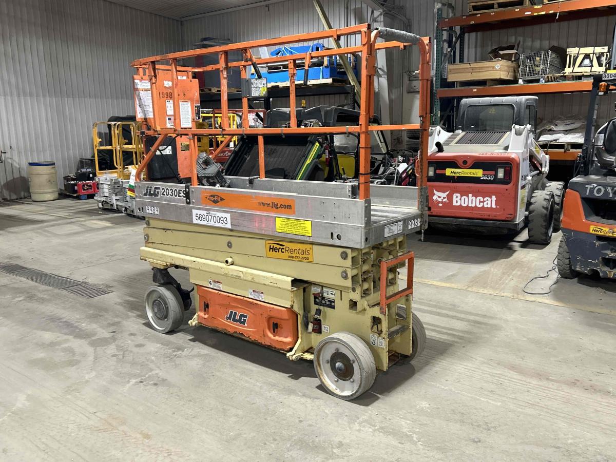 2005 JLG 2030ES