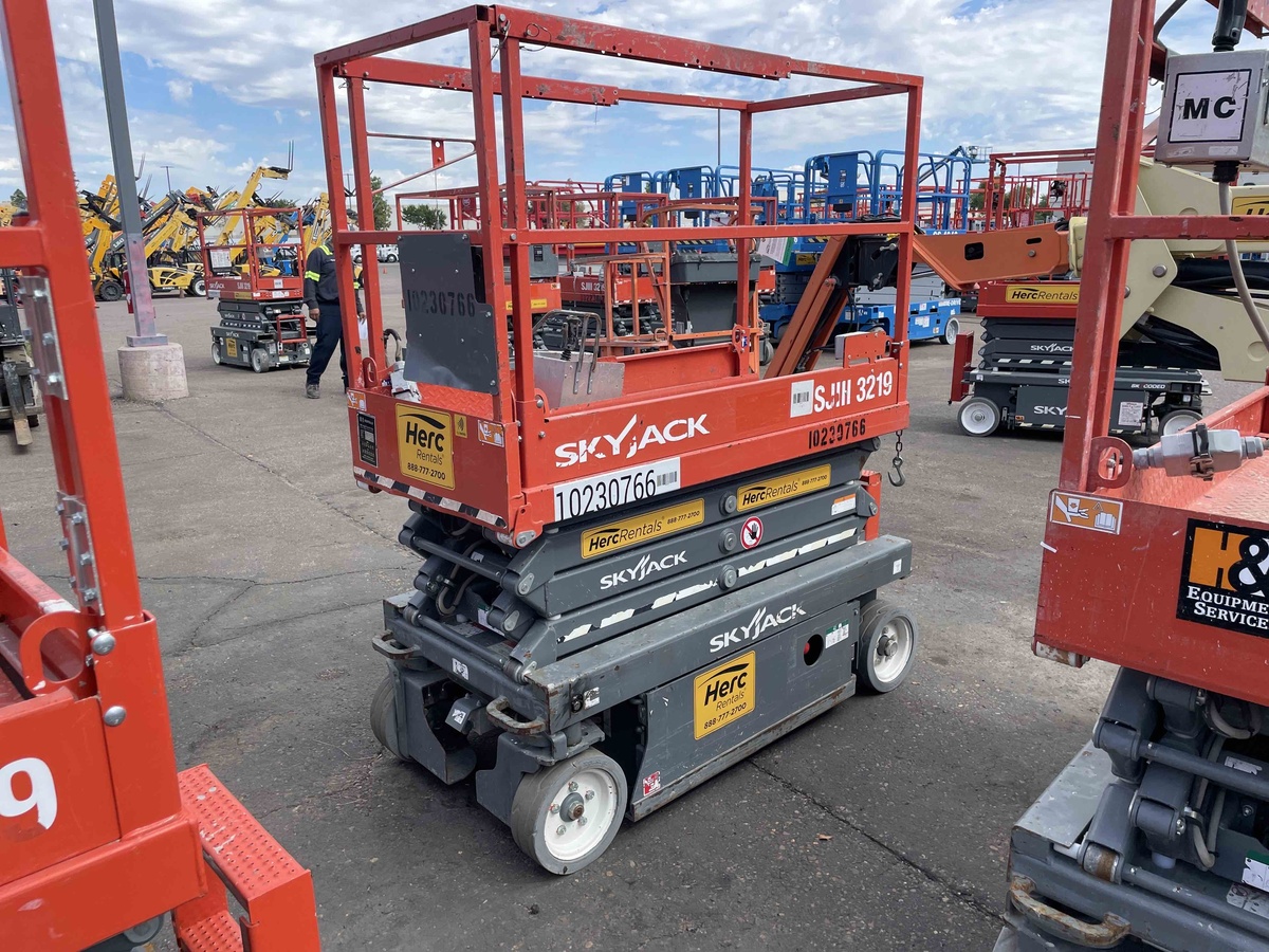 2017 Skyjack SJ3219-4