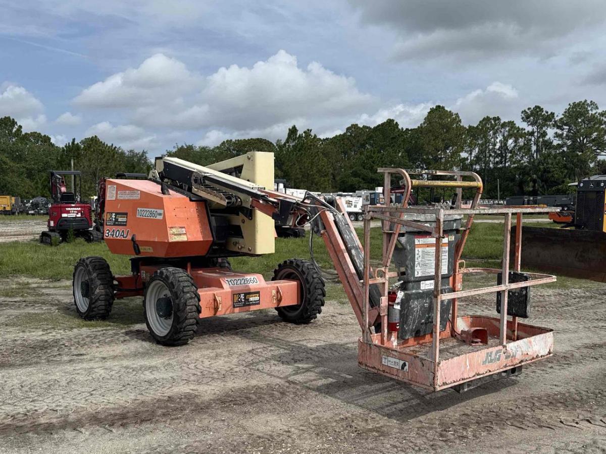 2017 JLG 340AJ-2