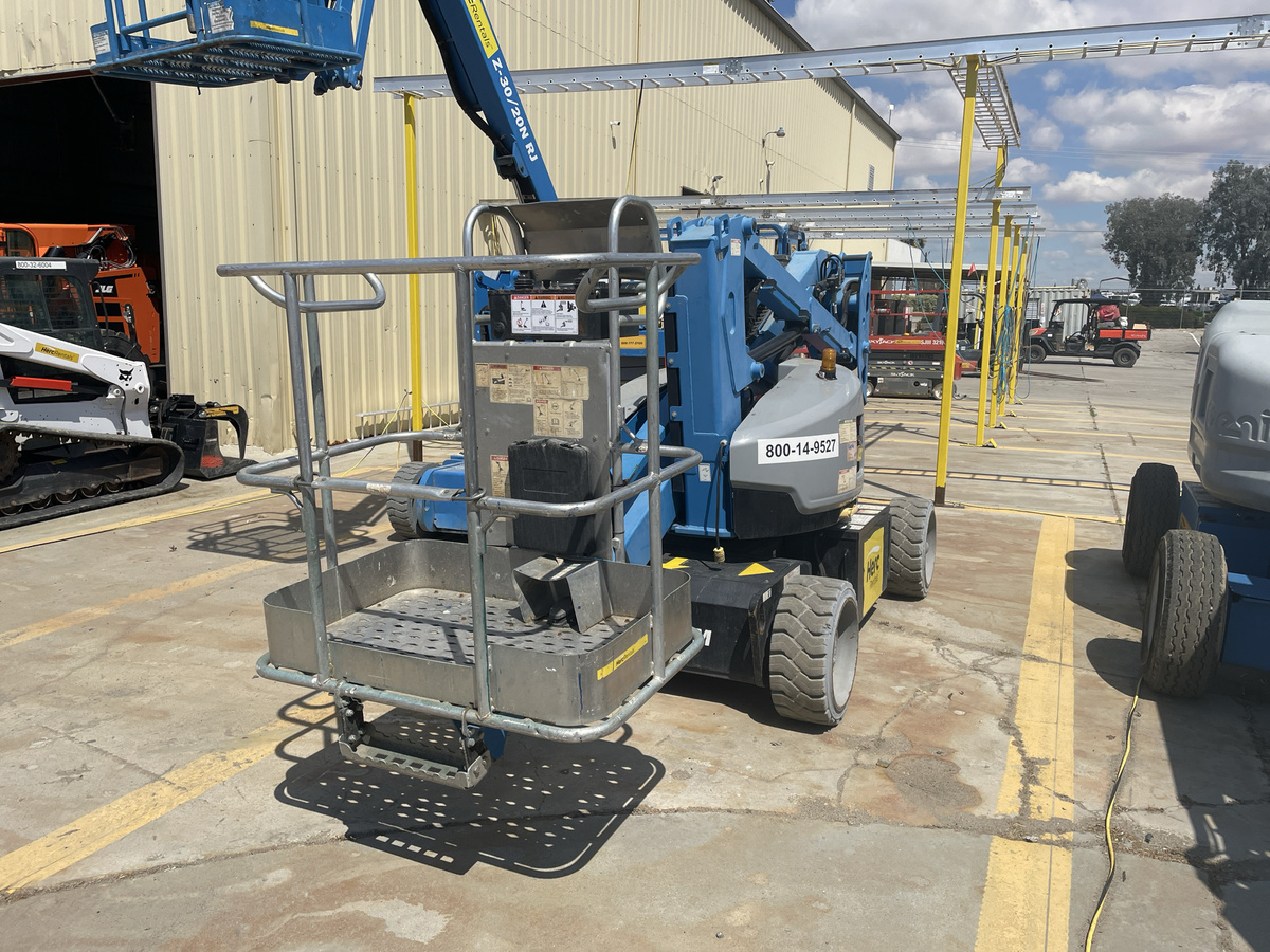 2017 Genie Z-33/18-2
