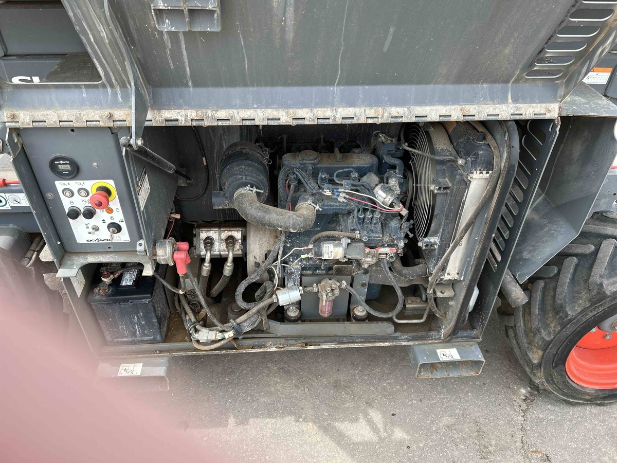 2017 Skyjack SJ-6832RT-6