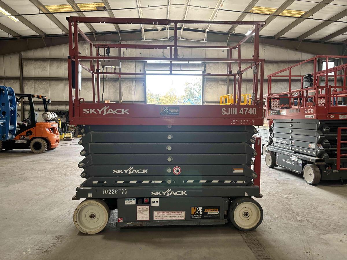 2017 Skyjack SJ4740