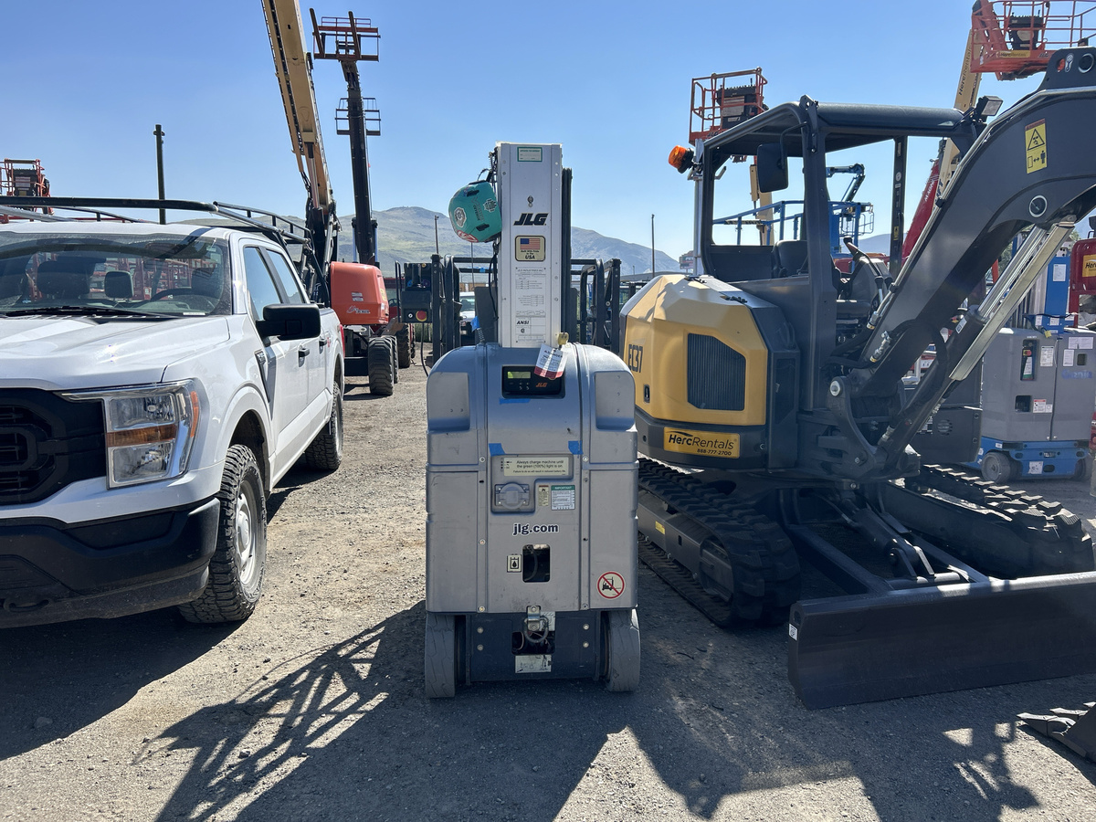 2017 JLG 20MVL