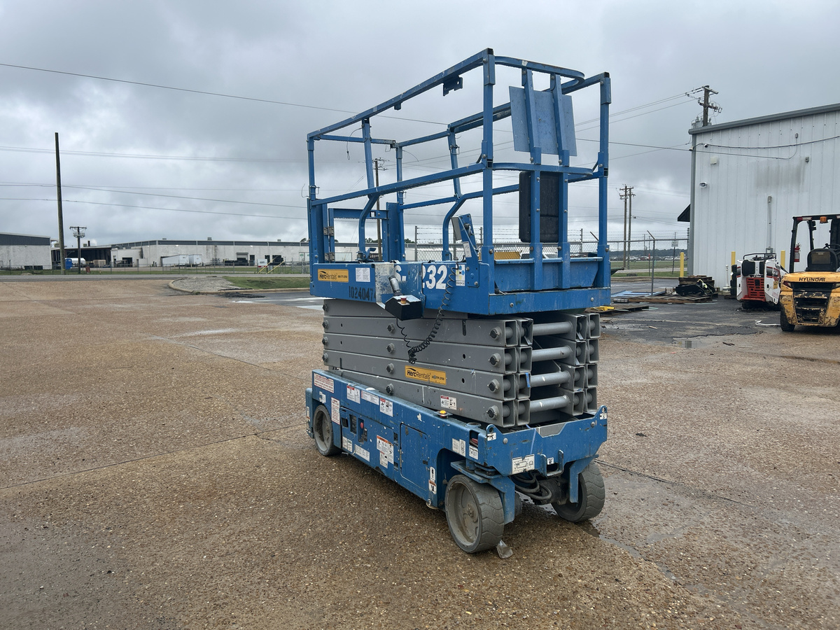 2019 Genie GS-3232-4
