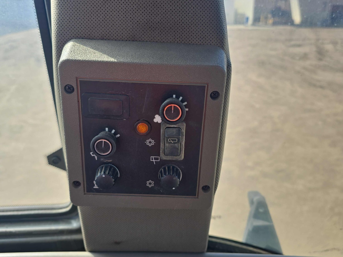 2013 Case 570N XT-5