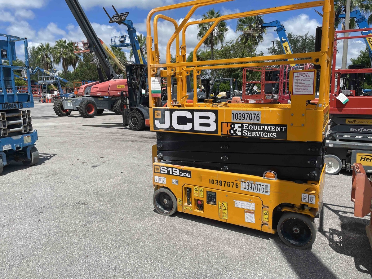 2022 JCB S1930E-4