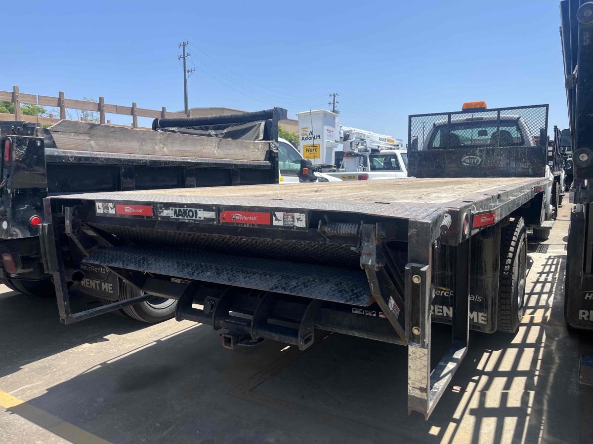 2017 Ford F750-5