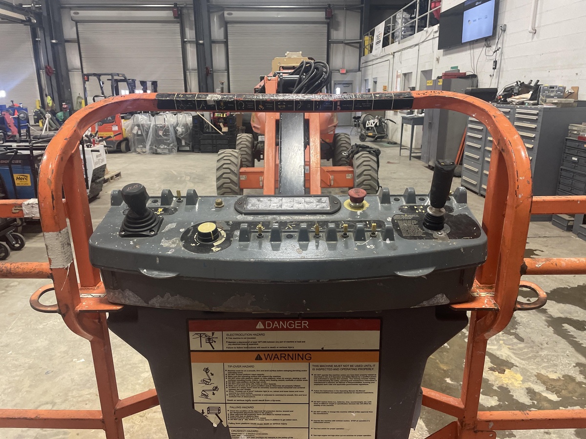 2013 JLG E600JP-4