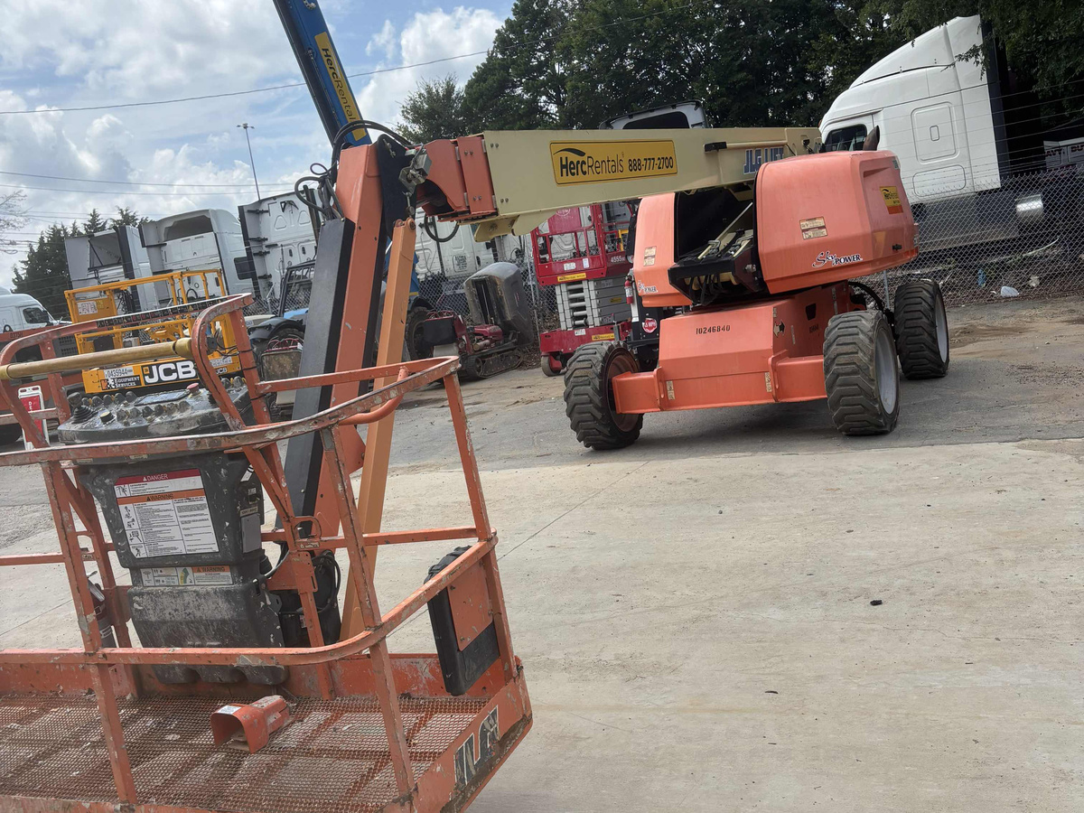2018 JLG 660SJ-2