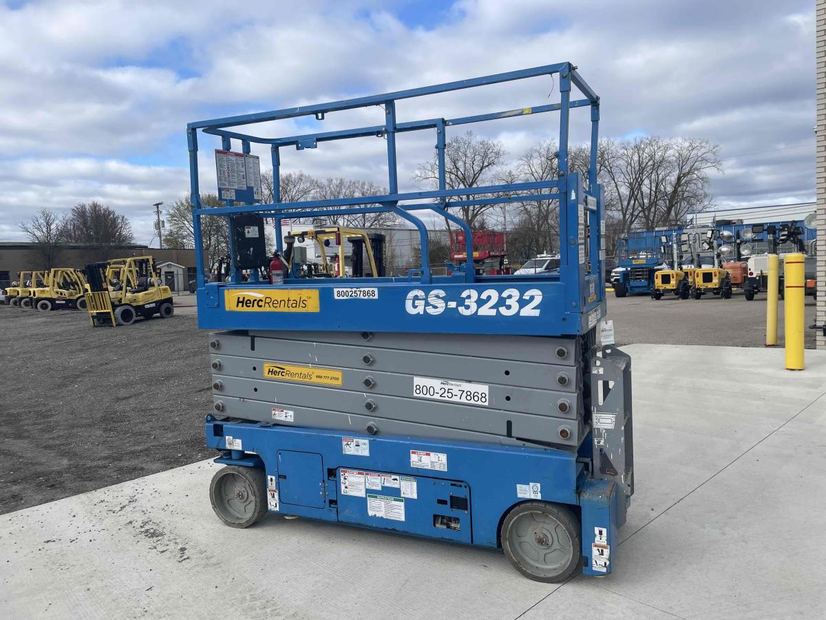 2019 Genie GS-3232
