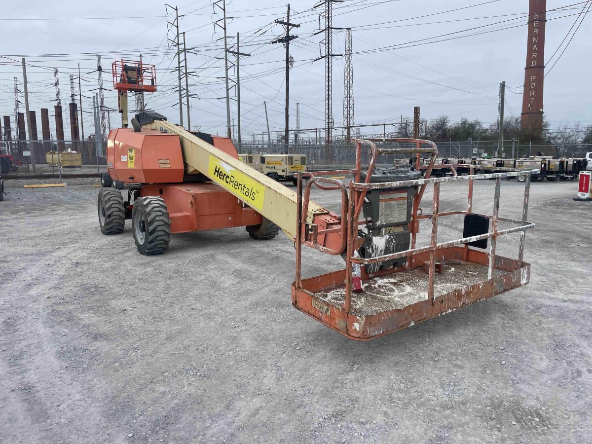 2017 JLG 600S