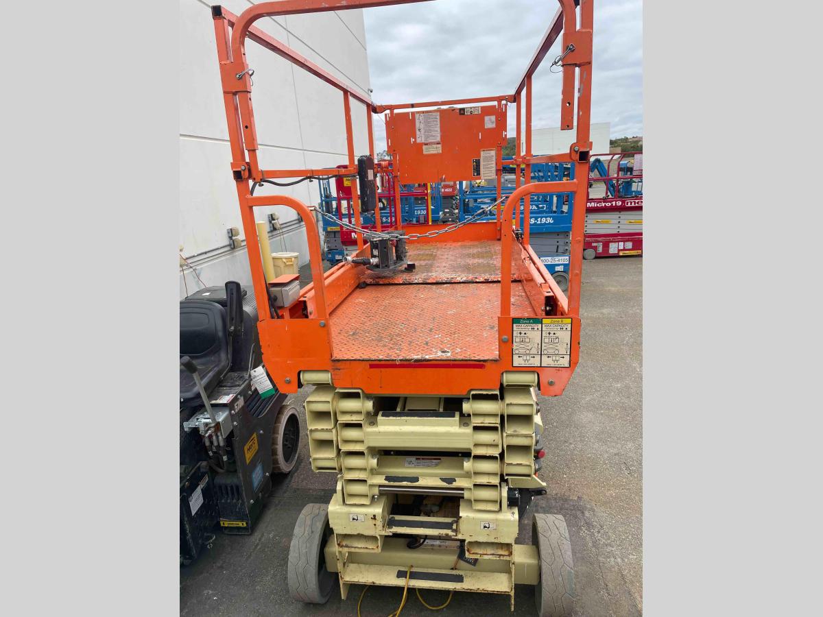 2015 JLG 3246ES