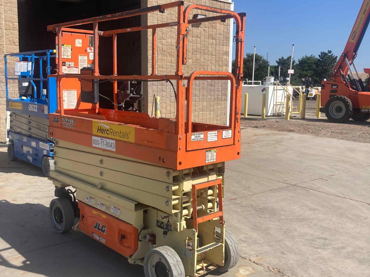 2016 JLG 2632ES
