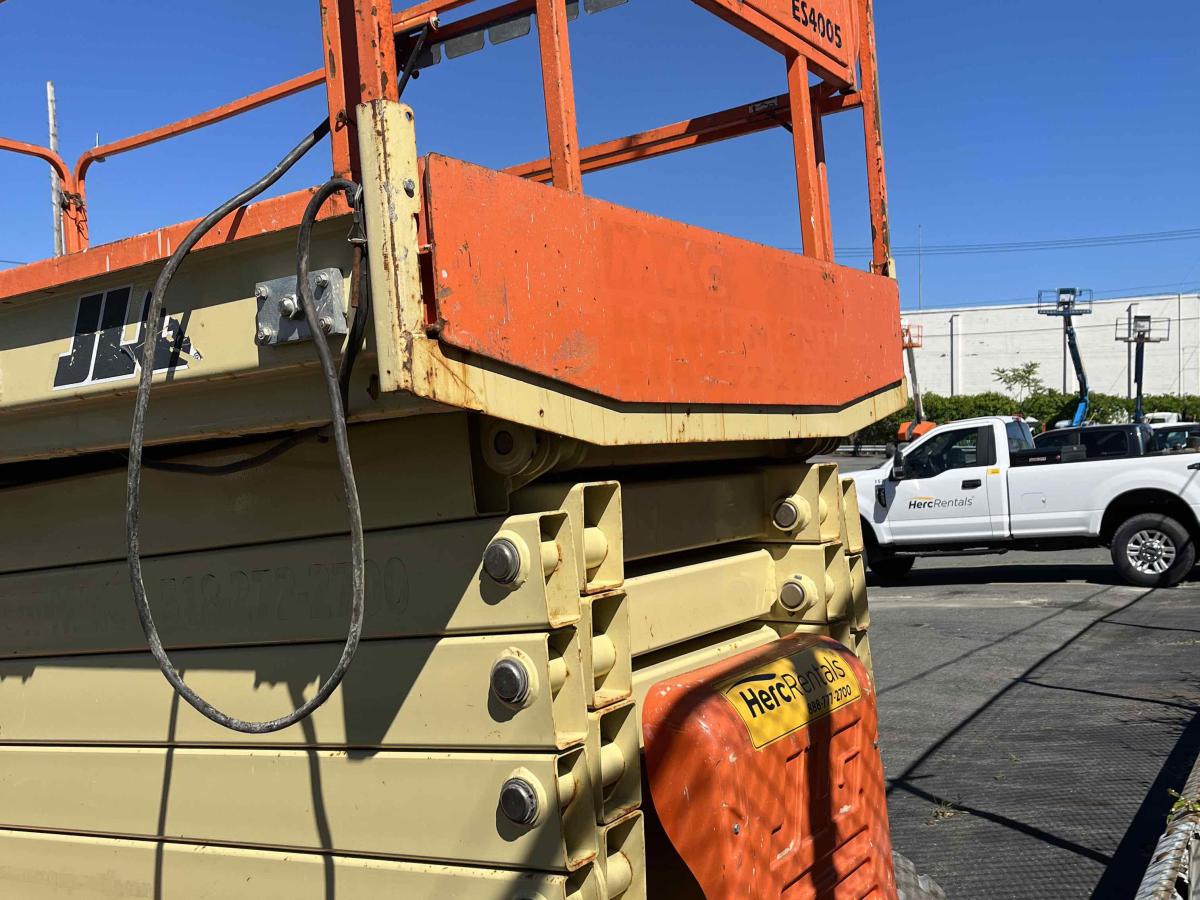 2012 JLG 4069LE