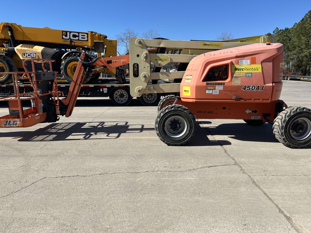 2017 JLG 450AJ-13