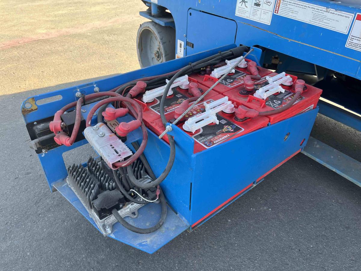 2017 Genie GS-3232
