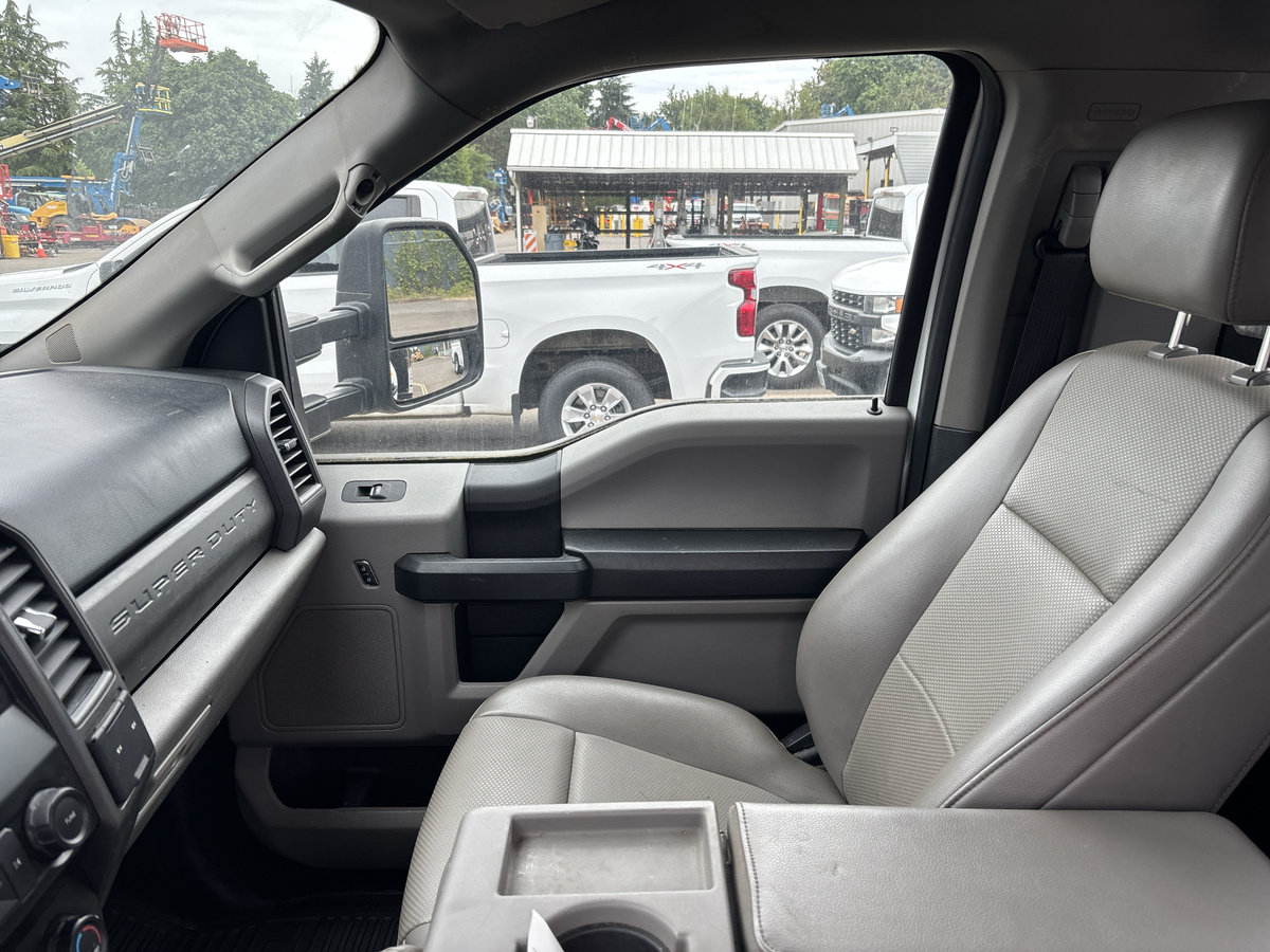 2020 Ford F550-11
