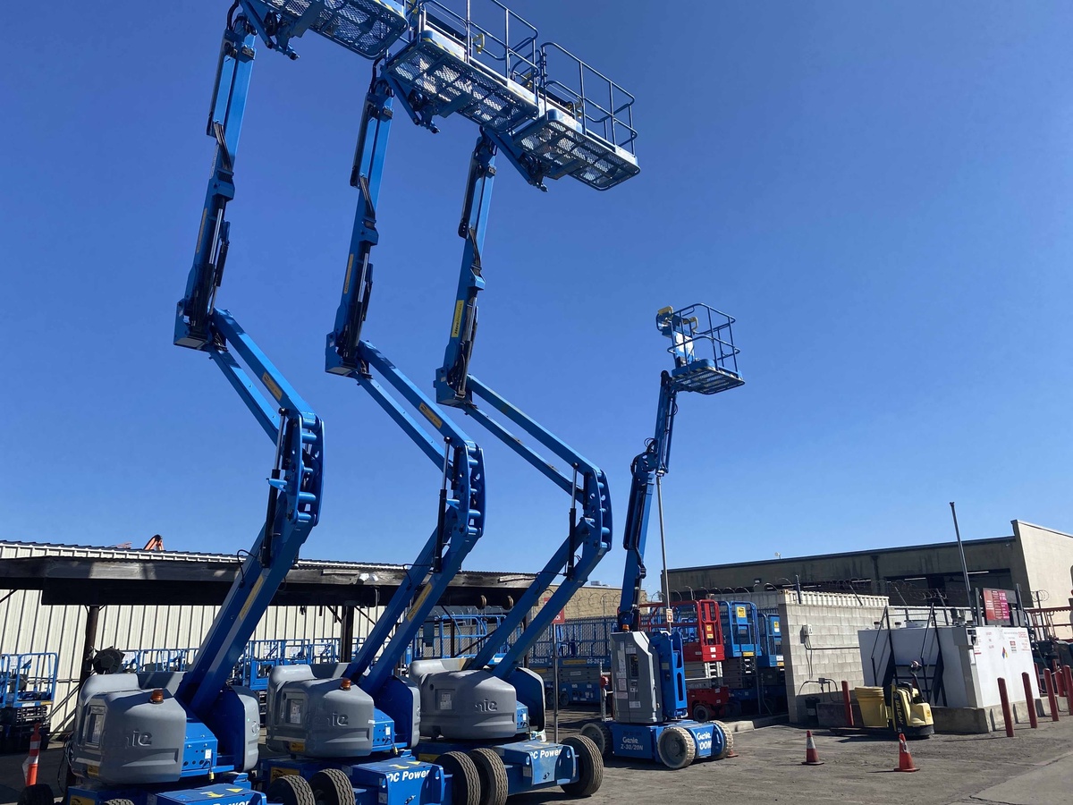 2017 Genie Z-45/25-4