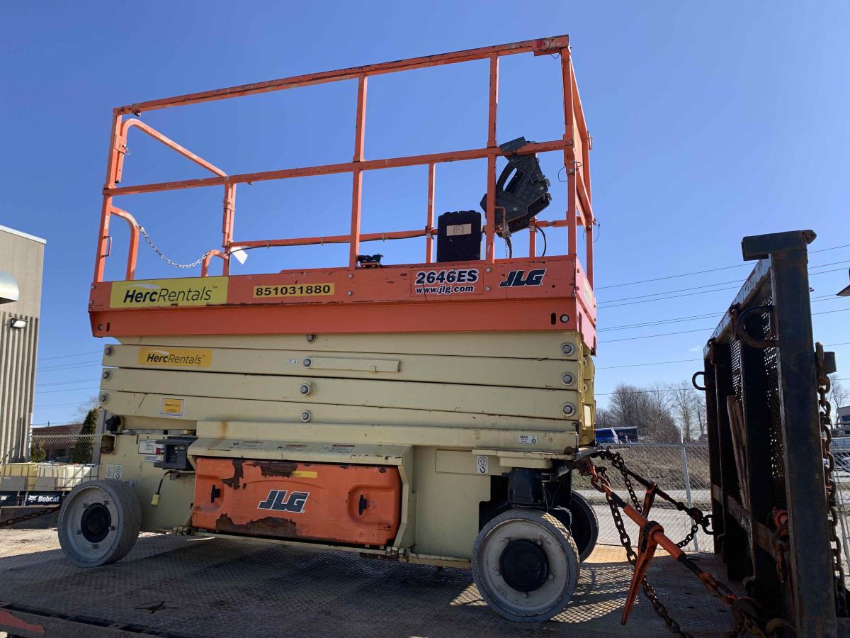 2017 JLG 2646ES