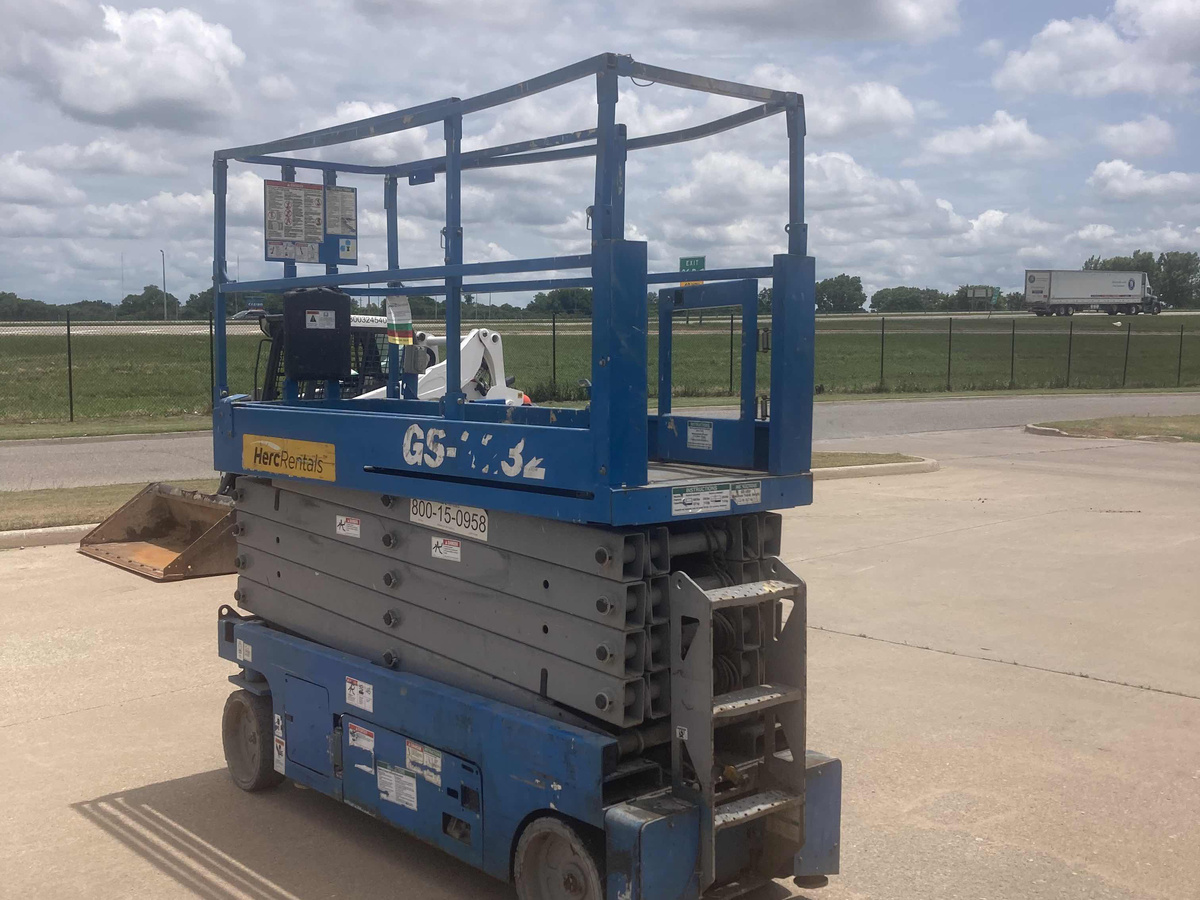 2017 Genie GS-3232-2